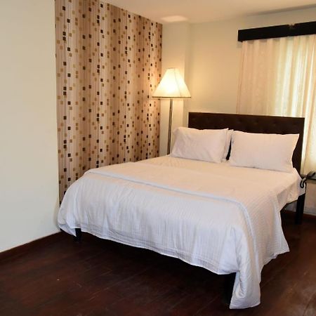 Creek Hotel - Panaji Ngoại thất bức ảnh