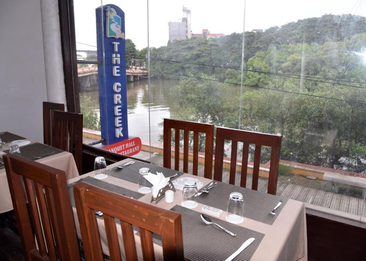 Creek Hotel - Panaji Ngoại thất bức ảnh