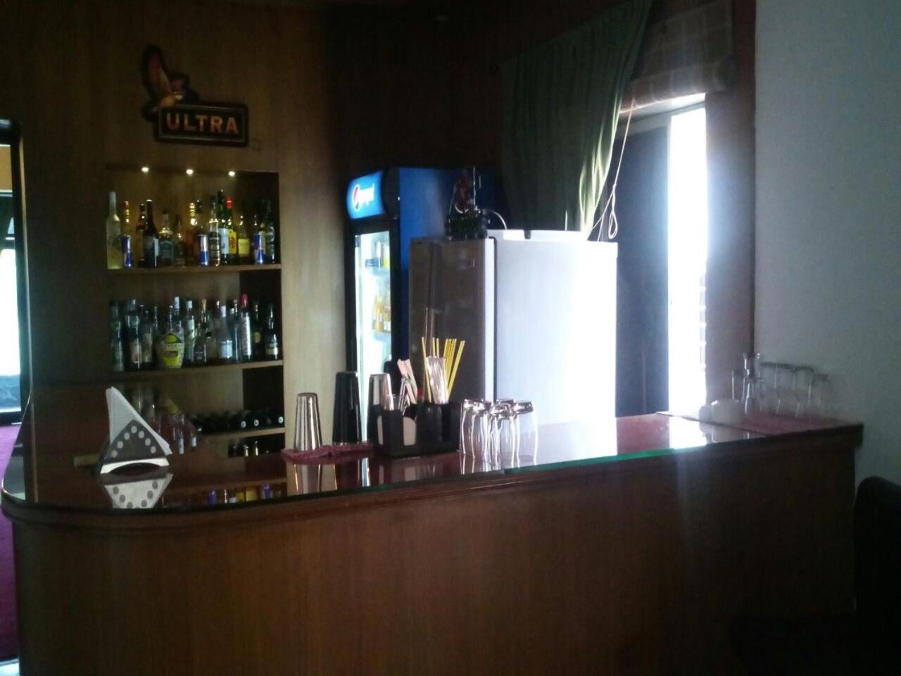 Creek Hotel - Panaji Ngoại thất bức ảnh